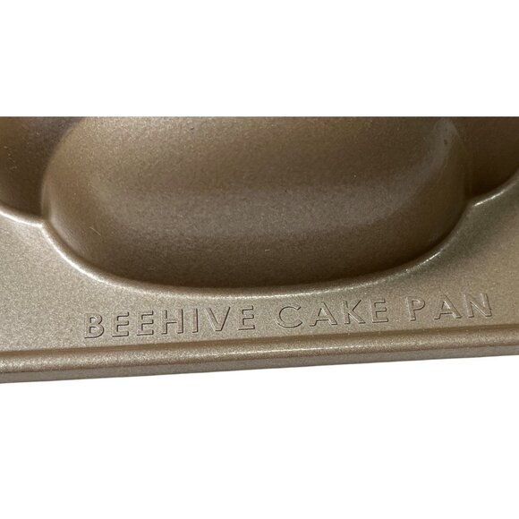 Nordic Ware Beehive Cake Pan 10 Cups 2.4L Cast Aluminum Nonstick Bakeware C107 - Picture 6 of 7